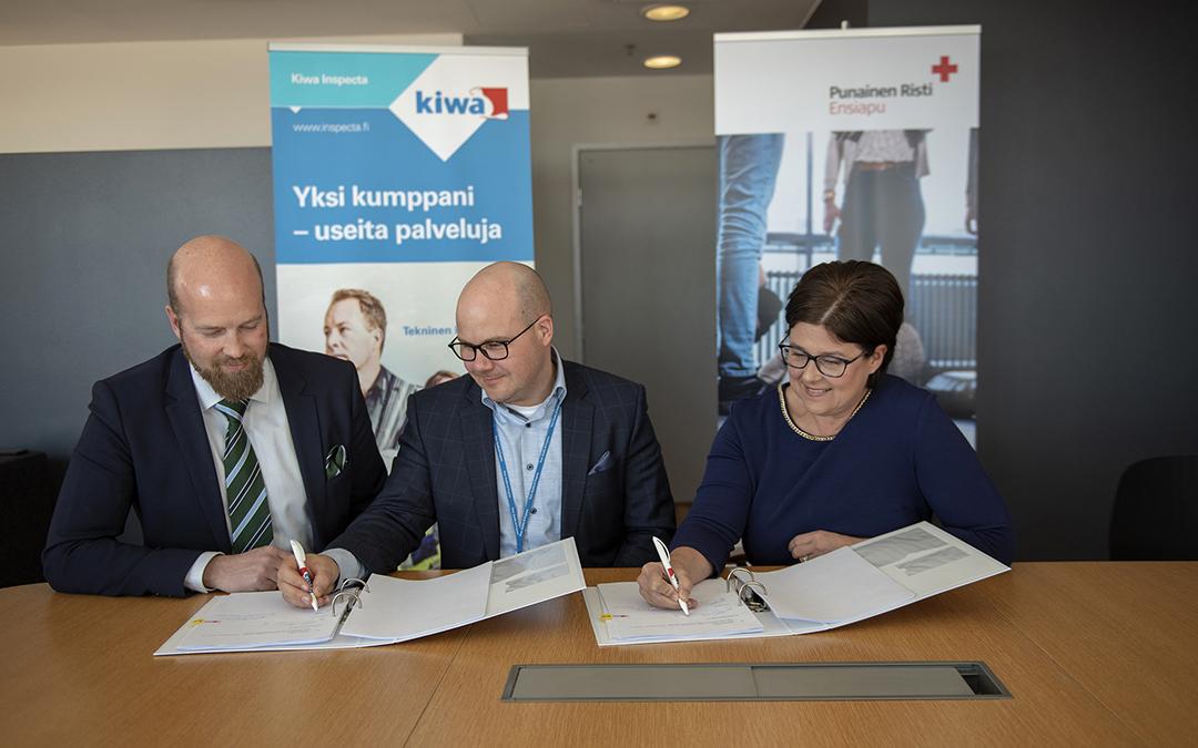 Punainen Risti ottaa suuren kehitysloikan Kiwa Inspectan kanssa – tavoitteena kaksinkertaistaa ensiapukoulutettujen määrä Suomessa